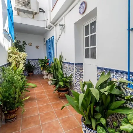 Konukevi San Ramon 4*